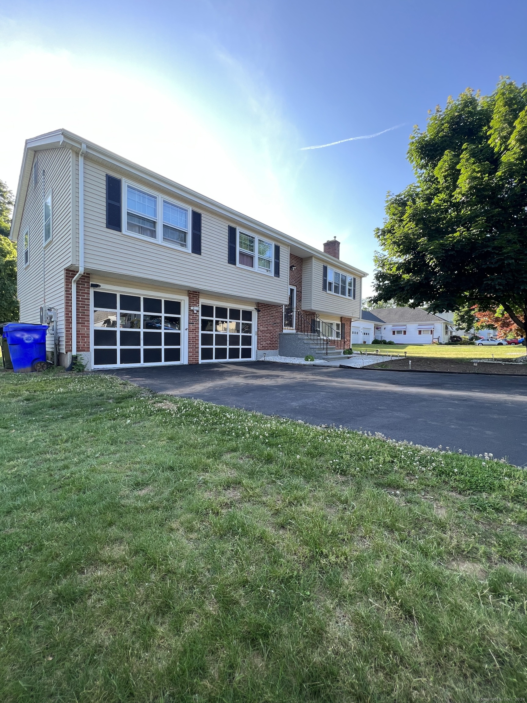 Hilltop Farms Ln, East Hartford, CT 06118