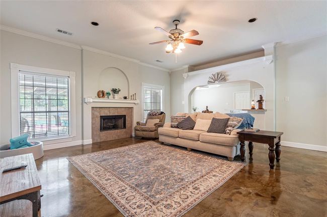15631 Fir Rd, House other with 3 bedrooms, 2 bathrooms and 6 parking in Santa Fe TX | Image 6