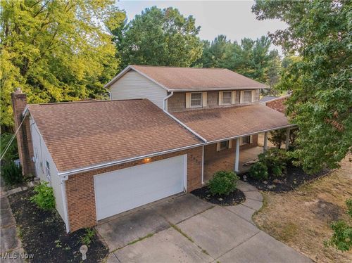 7412 Klingston St Nw, Massillon, OH, 44646-1035 | Card Image