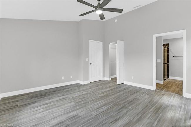 101 - 1660 Royal Cir, Condo with 3 bedrooms, 2 bathrooms and 2 parking in NAPLES FL | Image 13