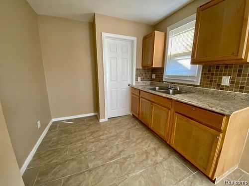 9156 Winthrop St, Detroit, MI, 48228-2160 | Card Image