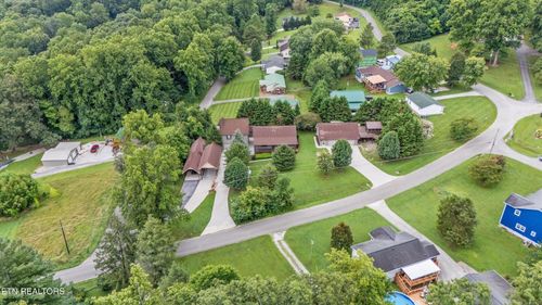 338 Lindsey Mill Cir, Rocky Top, TN, 37769-5414 | Card Image