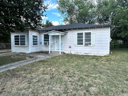 1506 N Avenue E, Beeville, TX, 78102-2624 | Card Image