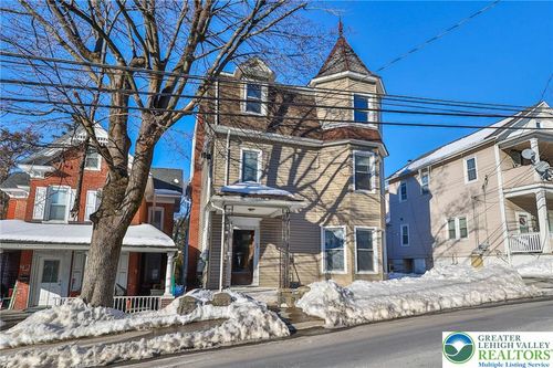 38 W Central Ave, East Bangor, PA, 18013-2172 | Card Image