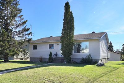 4927 47 St, House detached with 4 bedrooms, 2 bathrooms and 4 parking in Hardisty AB | Image 1