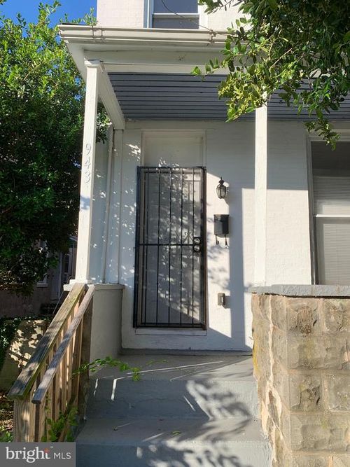 943 Homestead St, BALTIMORE, MD, 21218-3607 | Card Image