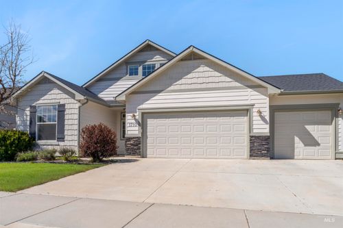 1710 W Henrys Fork Dr, Meridian, ID, 83642-7323 | Card Image