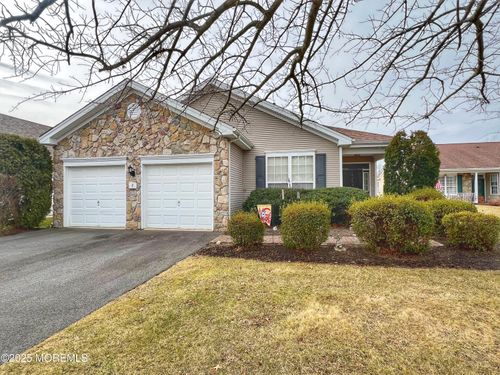 7 Vandevere Ln, Columbus, NJ, 08022-2380 | Card Image