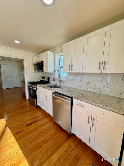 20 Lemay St, Waterbury, CT, 06705-2319 | Card Image