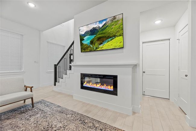 Cozy and modern electric fireplace. | Image 8