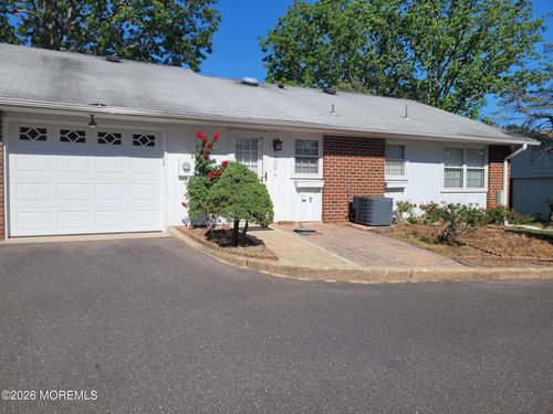 929-929A Thornhill Ct, Lakewood, NJ, 08701-7954 | Card Image