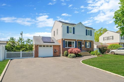 2288 3rd St, East Meadow, NY, 11554-1905 | Card Image