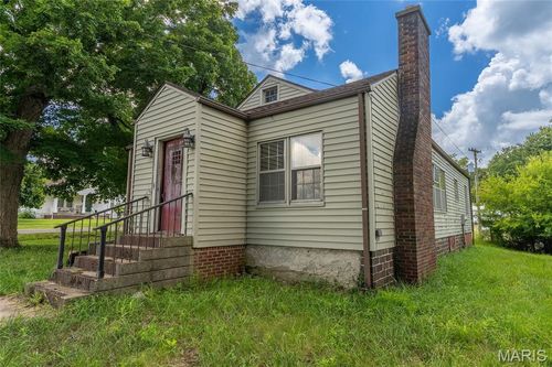 616 Broadway S, Goreville, IL, 62939 | Card Image