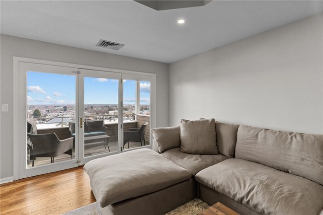 APT-5 - 400 Meshanticut Valley Pkwy, Condo with 2 bedrooms, 3 bathrooms and 2 parking in Cranston RI | Image 13