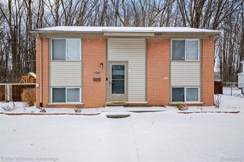 38478 Loruss Ave, Westland, MI, 48186-3839 | Card Image