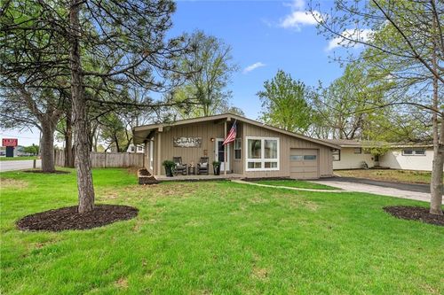 11905 91st Ter, Lenexa, KS, 66215-3811 | Card Image