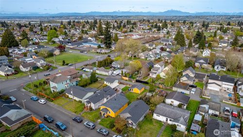 2317 Fulton St, Everett, WA, 98201-3150 | Card Image