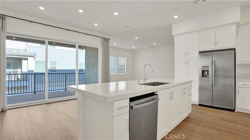 236 Knot, Irvine, CA, 92618-5900 | Card Image