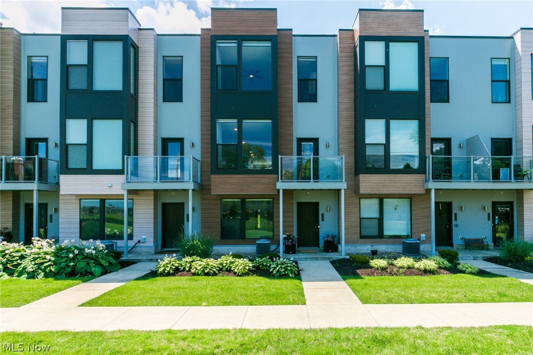 Catlin Ct, Cleveland, OH 44102