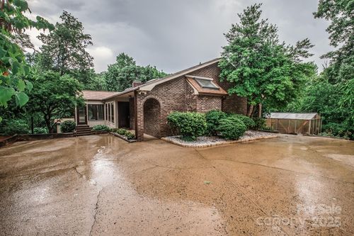 3700 Gainesway Ct Nw, Concord, NC, 28027-8505 | Card Image