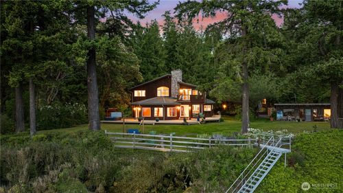 2548 S Camano Dr, Camano Island, WA, 98282-6366 | Card Image