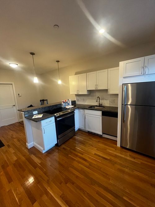 4-100 Tyler St, Boston, MA, 02111-1831 | Card Image
