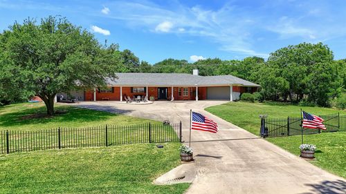 1246 Kiowa Dr W, Lake Kiowa, TX, 76240-9405 | Card Image