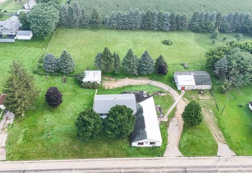 7916 W Pines Rd, POLO, IL, 61064-9051 | Card Image