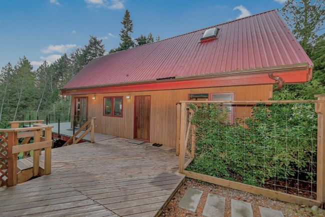 506 Marine Drive, House other with 2 bedrooms, 2 bathrooms and 2 parking in Mayne Island BC | Image 2