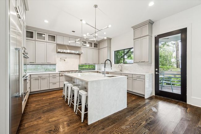 1010 Waltway Dr, House other with 5 bedrooms, 6 bathrooms and 2 parking in Houston TX | Image 21