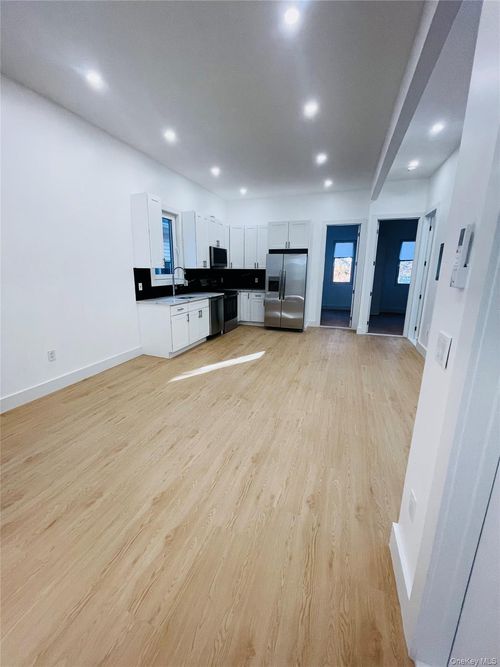 6015 Maspeth Ave, Maspeth, NY, 11378-2711 | Card Image