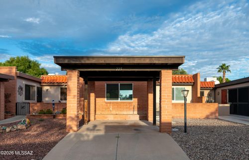 225 N Camino Del Varonil, Green Valley, AZ, 85614 | Card Image