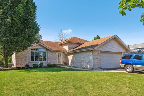 16661 W Oneida Dr, Lockport, IL, 60441-4245 | Card Image