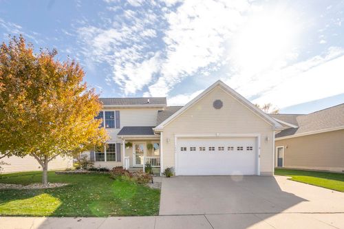 1403 Meadow View Ln Lane, Waverly, IA, 50677 | Card Image