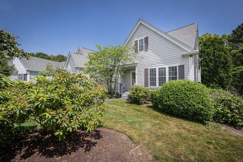 54 Stratford Rdg, Mashpee, MA, 02649-6404 | Card Image