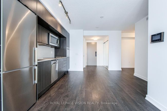 2104 - 10 York St, Condo with 2 bedrooms, 1 bathrooms and null parking in Toronto ON | Image 13