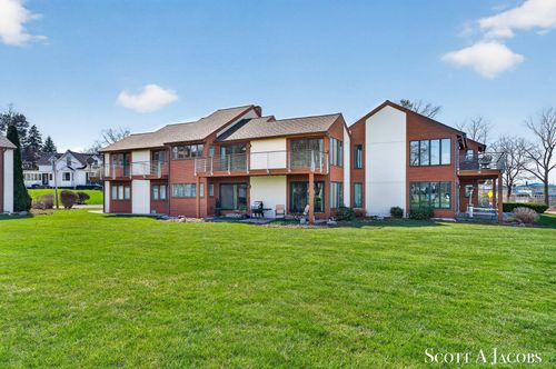 1131 S Shore Dr, Holland, MI, 49423-4463 | Card Image