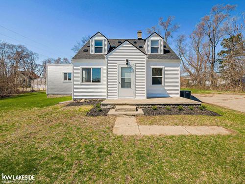 47051 Frederick Rd, Shelby Township, MI, 48317-2801 | Card Image