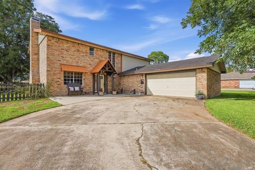 2704 Memphis Ave, Nederland, TX, 77627-6730 | Card Image