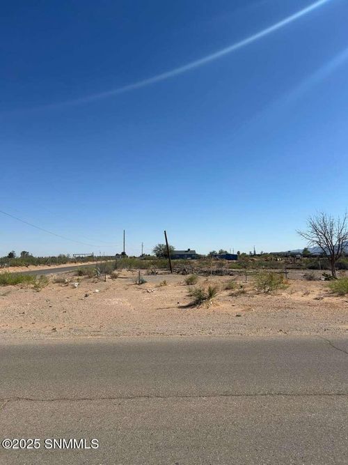 569 Mesilla View Dr, Chaparral, NM, 88081-7818 | Card Image