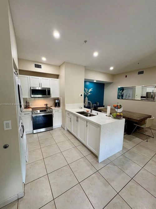 apt-201-7340 114th Ave, Doral, FL, 33178-5595 | Card Image