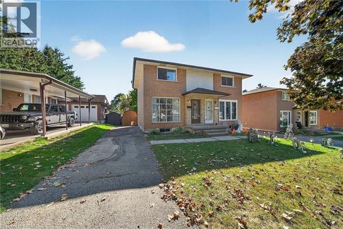 630 Pine St, Cambridge, ON, N3H2S8 | Card Image