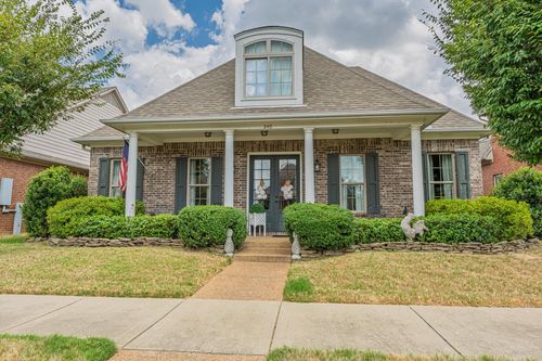 340 Dogwood Valley Dr, Collierville, TN, 38017-1489 | Card Image