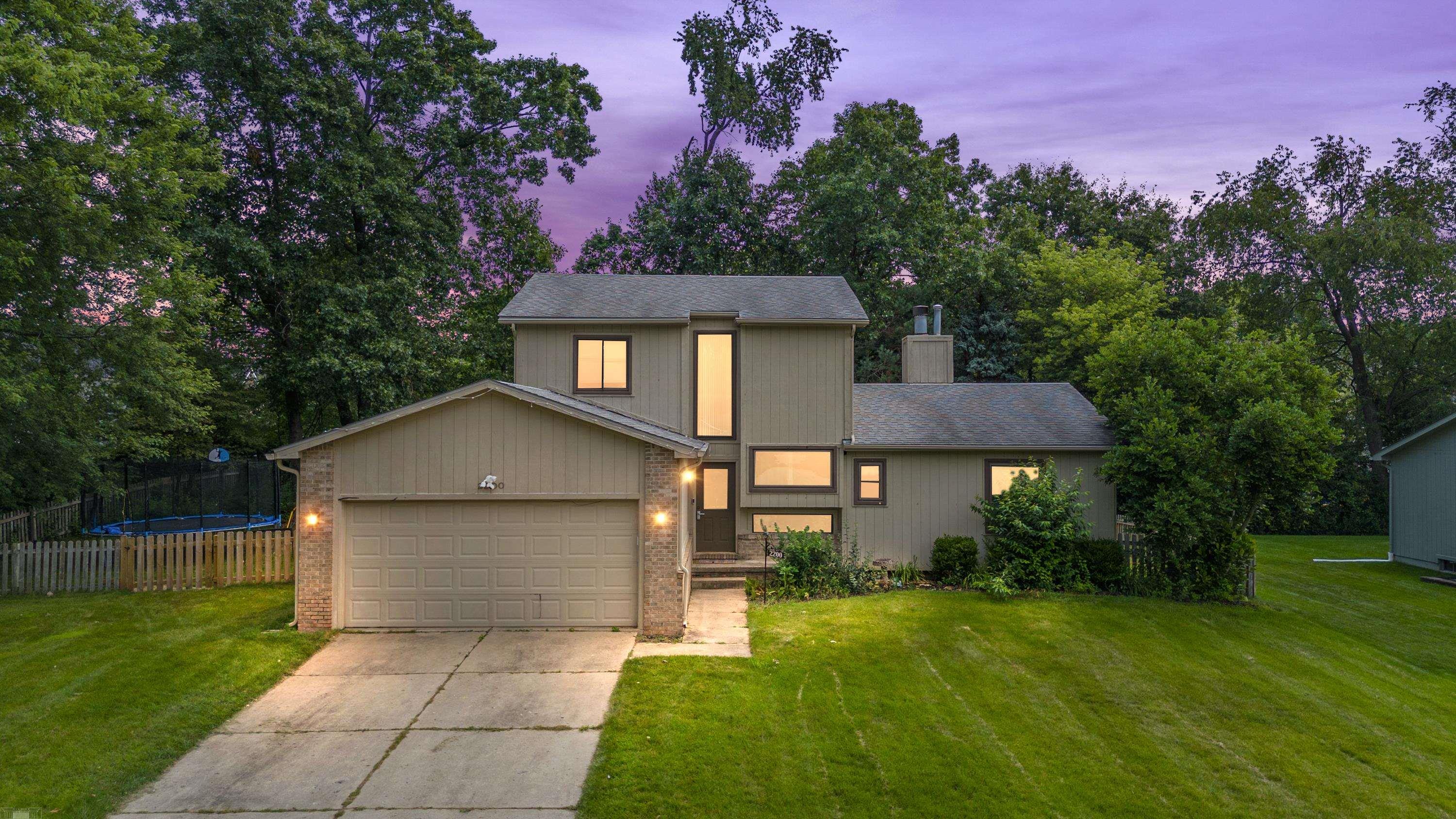 Quail Run Dr, Commerce Township, MI 48390