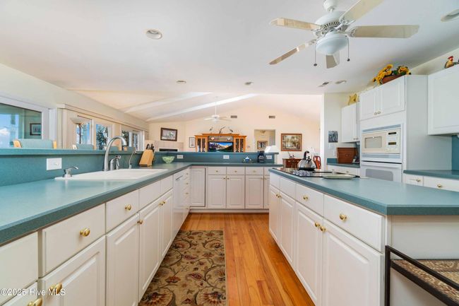 6042 Dolphin Rd, House other with 3 bedrooms, 2 bathrooms and 2 parking in Oriental NC | Image 20