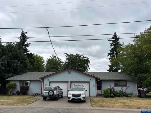 412-410-412 Se Nursery Ave, Amity, OR, 97101-2803 | Card Image