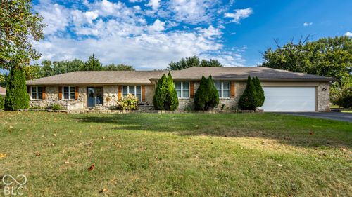 1401 Westwind Dr, Avon, IN, 46123-8317 | Card Image