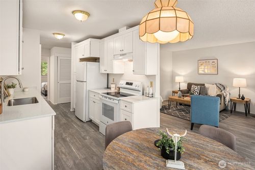 16d-14132 74th Place Ne, Kirkland, WA, 98034 | Card Image