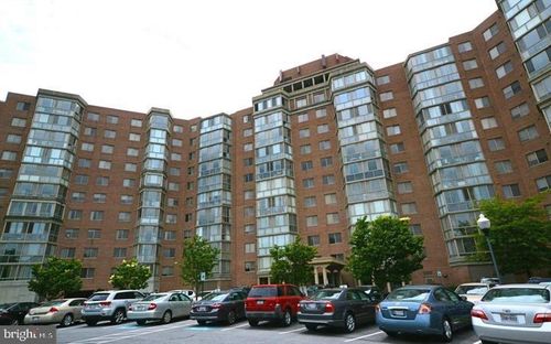 203-3200 Leisure World Blvd, SILVER SPRING, MD, 20906-7611 | Card Image