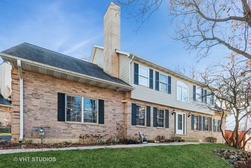 1370 Laurel Oaks Dr, STREAMWOOD, IL, 60107-3305 | Card Image